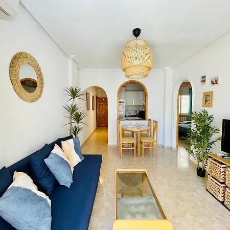 El Papagayo Apartment 2 Mins Walking To The Beach Torrevieja Exterior photo