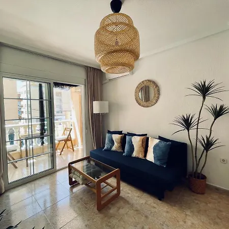 El Papagayo Apartment 2 Mins Walking To The Beach Torrevieja Exterior photo