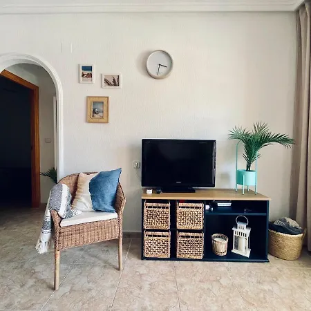 El Papagayo Apartment 2 Mins Walking To The Beach Torrevieja Exterior photo
