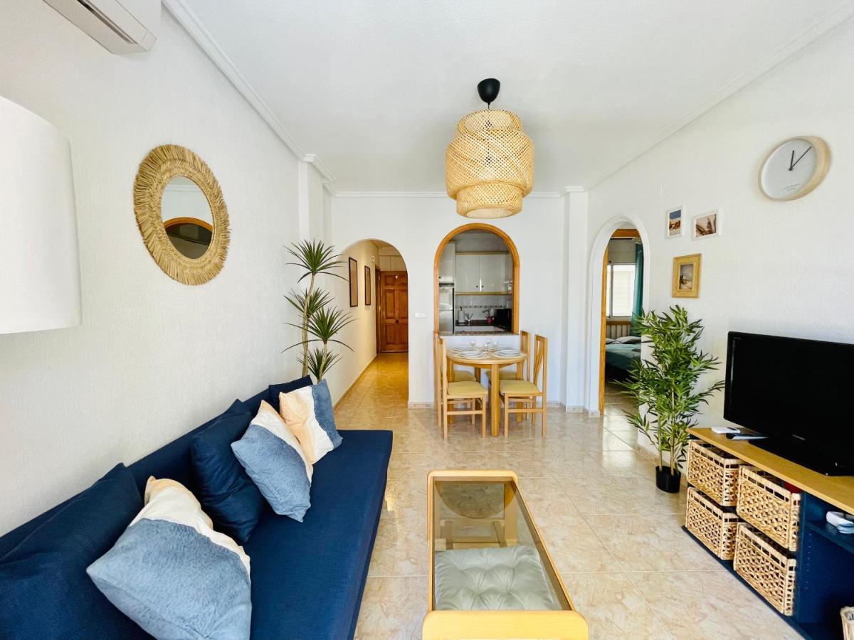 El Papagayo 2 Mins Walking To The Apartment Torrevieja
