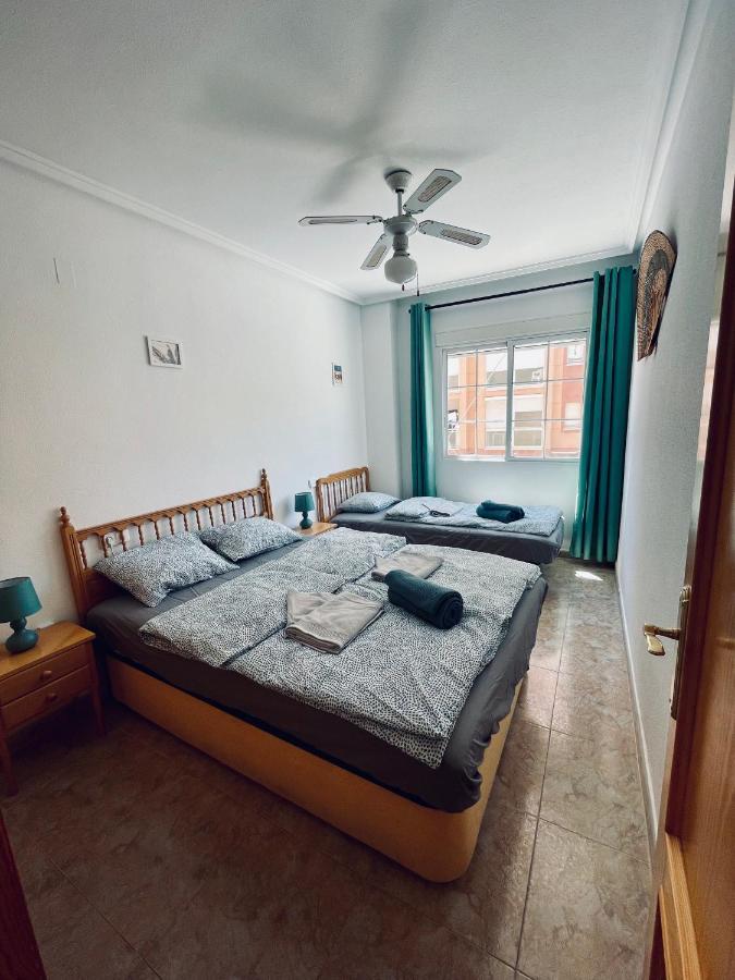 El Papagayo 2 Mins Walking To The Appartement Torrevieja