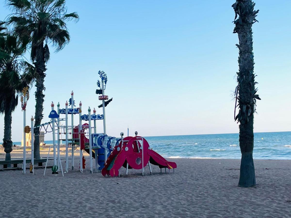 El Papagayo 2 Mins Walking To The Appartement Torrevieja