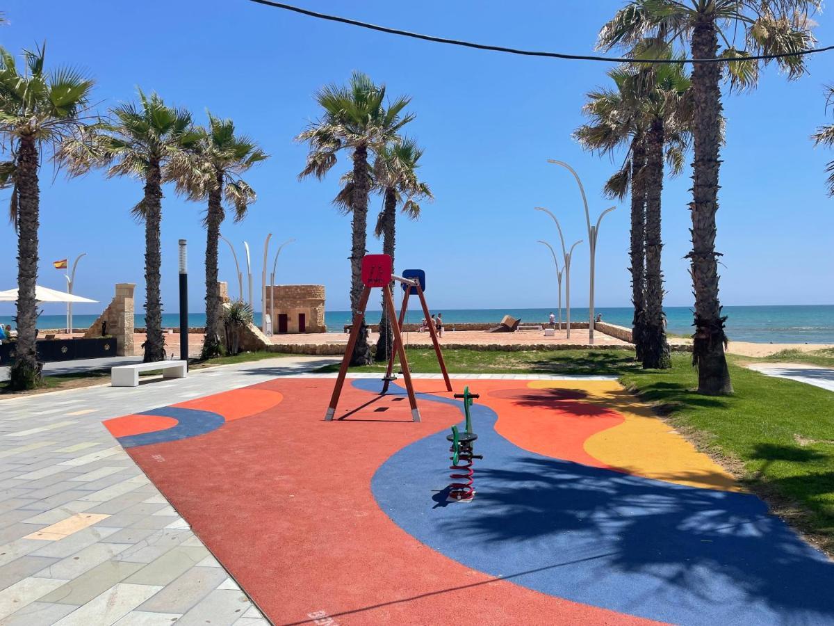 El Papagayo 2 Mins Walking To The Appartement Torrevieja